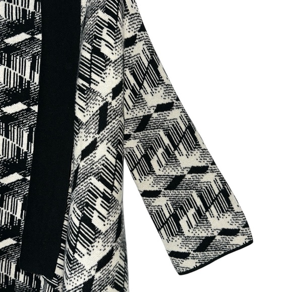 Neiman Marcus 100% Cashmere Black And Cream Abstract Open Front Drapey Cardigan - Picture 2 of 13